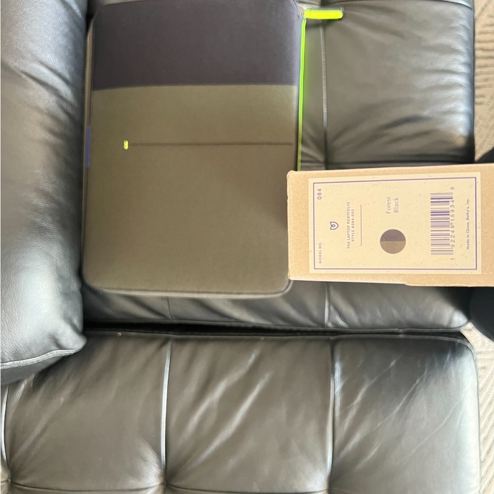 RARE NIB Brand New Rothy's Laptop Portfolio Carrying Case
